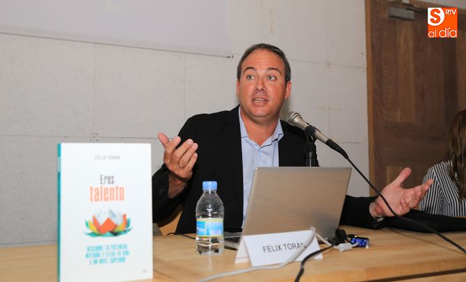 Félix Torán ha presentado su libro en la Casa de las Conchas. Foto: Alberto Martín