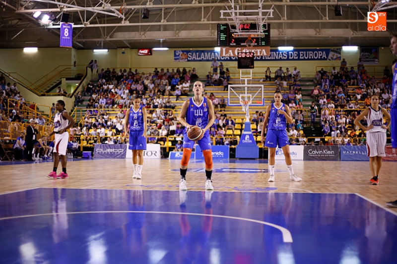 Un momento del partido de la Copa de Castilla y León entre Avenida y Quesos El Pastor en Würzburg