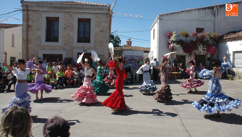 Las sevillanas de Arte y Pasión pusieron el acento andaluz a las fiestas de las Madrinas en Valderrodrigo