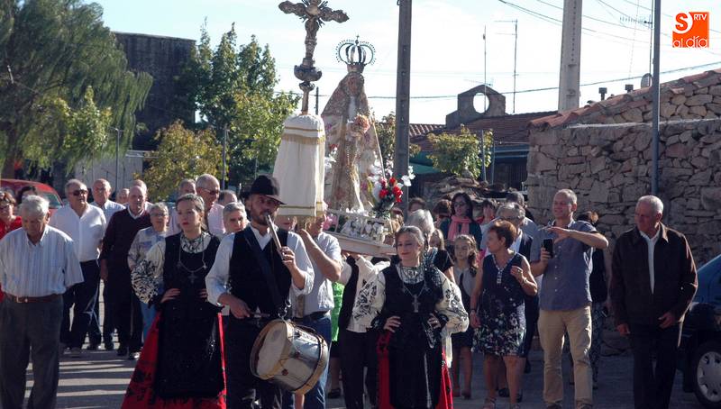 La Virgen del Rosario paseó en procesión por las calles de El Manzano