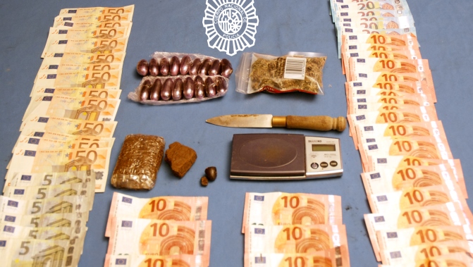 Droga y dinero incautado por la Policía