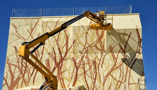 Imágenes de la intervención artística del frontón municipal de Juzbado. Fotos: Jabito Jablonski