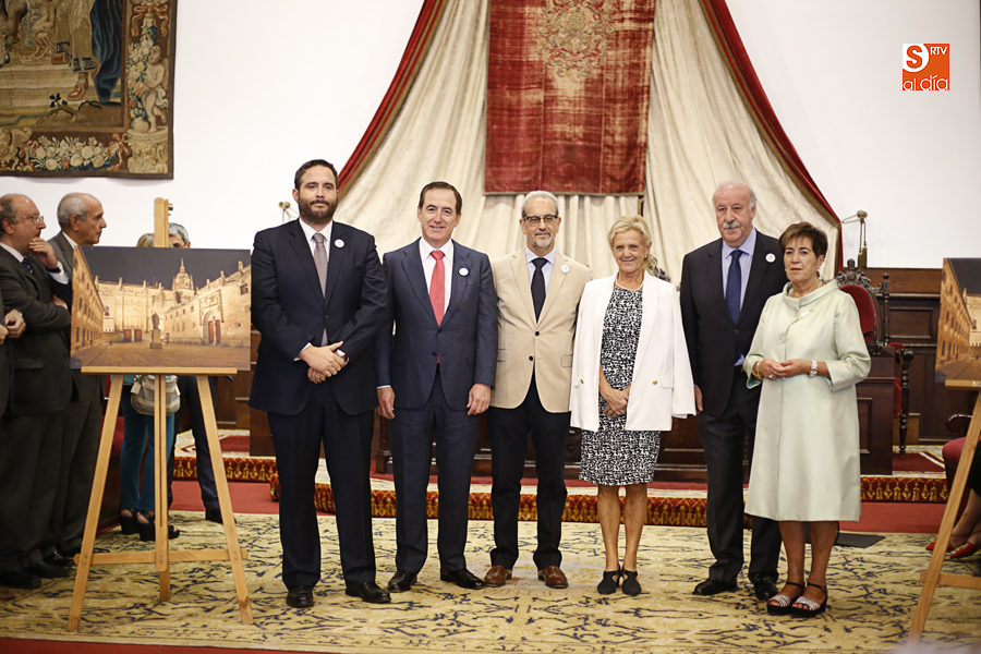 Reconocimiento de Alumni a Del Bosque y a