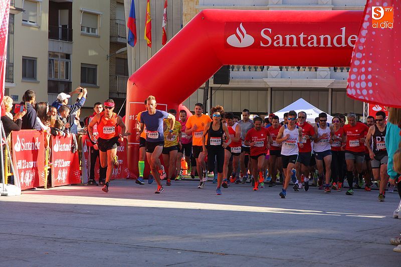 Ana María Fermoso y Alberto Domínguez se imponen en la I Carrera Solidaria del Jamón