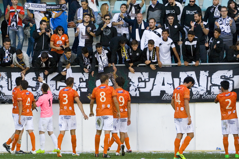 Unionistas saluda a sus aficionados tras el empate en Palencia