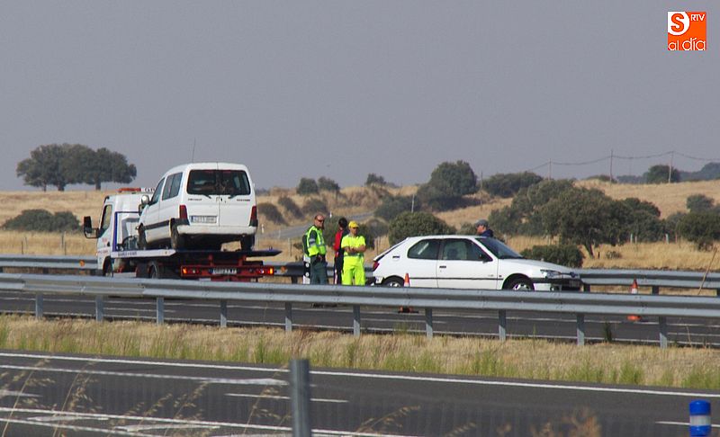 La grúa retiró los vehículos sobre las 16:20 horas.