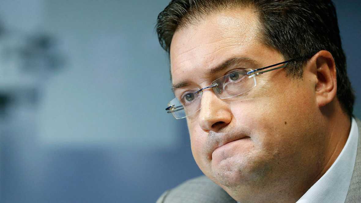 Óscar López, degradado a soldado raso