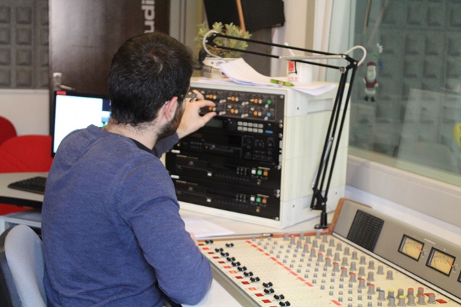 Seminario de radio en la Facultad de Comunicación de la UPSA