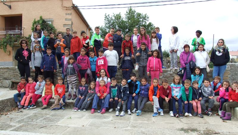 El objetivo es que los niños compartan experiencias y se relacionen con otros menores