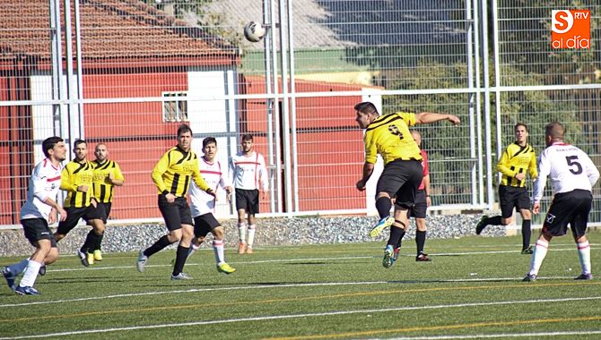 Momento de uno de los partidos del fútbol modesto salmantino