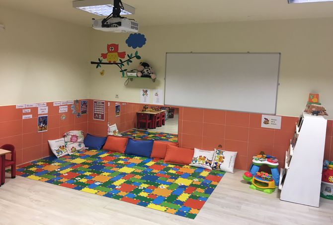 Grupo Mis Pollitos y el Colegio Montessori firman un acuerdo de colaboración