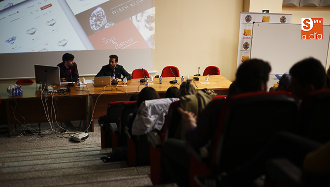 Inicio del Máster en Diseño Gráfico de la Facultad de Comunicación. Foto: Alejandro López