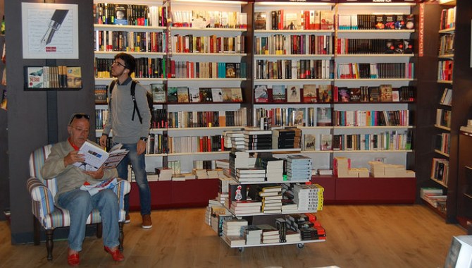 Uno de los rincones de la nueva librería Santos Ochoa