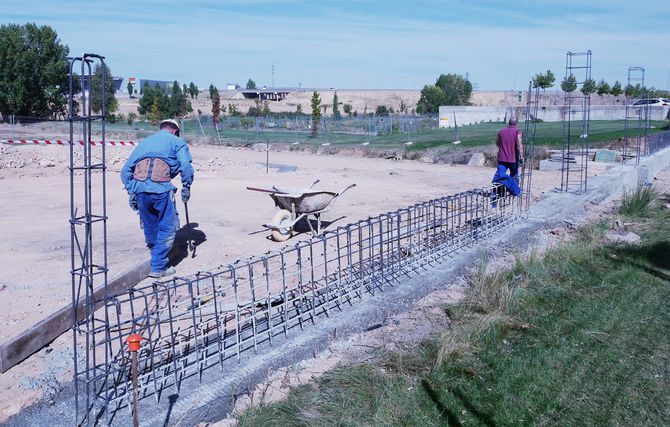 Obras de cerramiento en el Parque Botánico de Carbajosa
