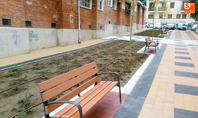 El Ayuntamiento comienza a limpiar las pintadas vandálicas en el barrio de San Bernardo  