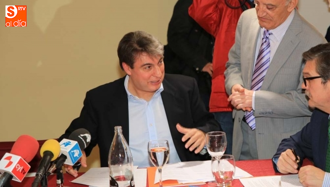 El presidente de la Asociación Salvar el Archivo de Salamanca, Policarpo Sánchez