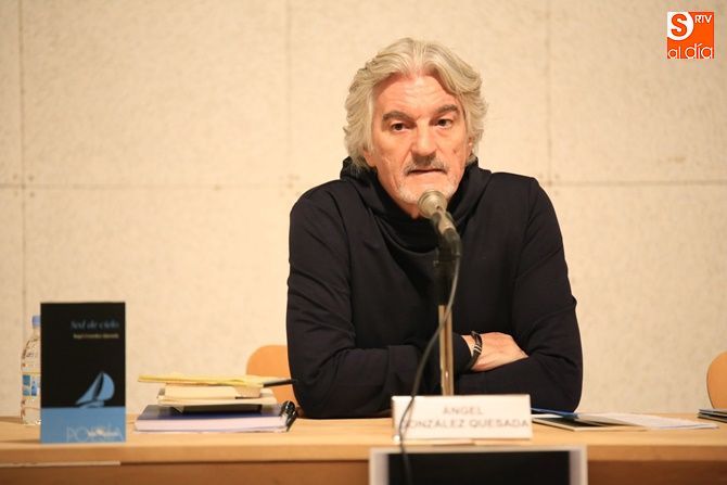 Ángel González Quesada, durante la presentación de Sed de cielo