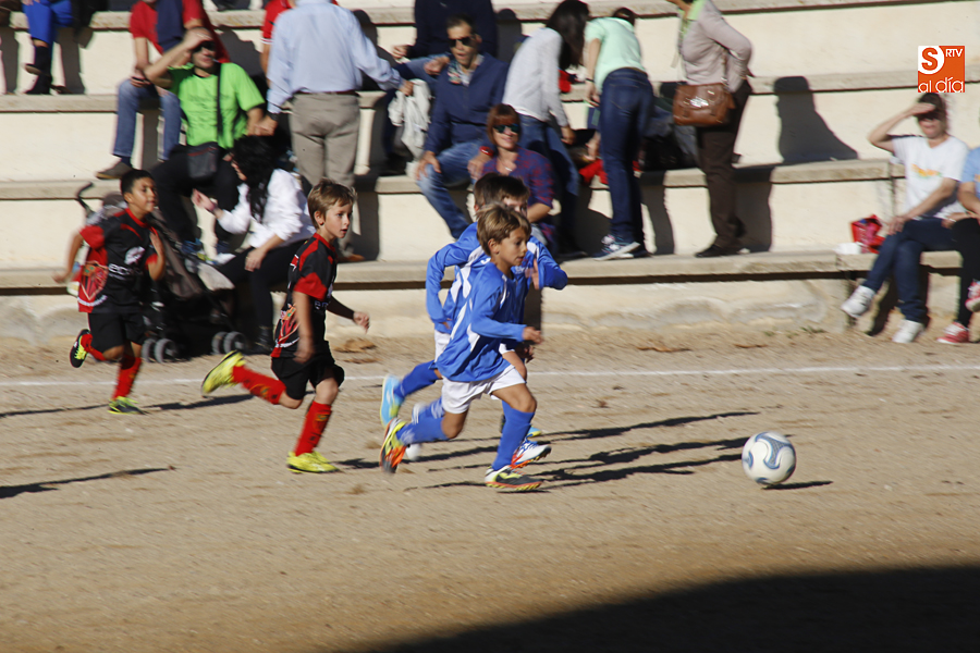 San Agustín - Sporting Carbajosa, de la provincial prebenjamín (Foto de Álex López)