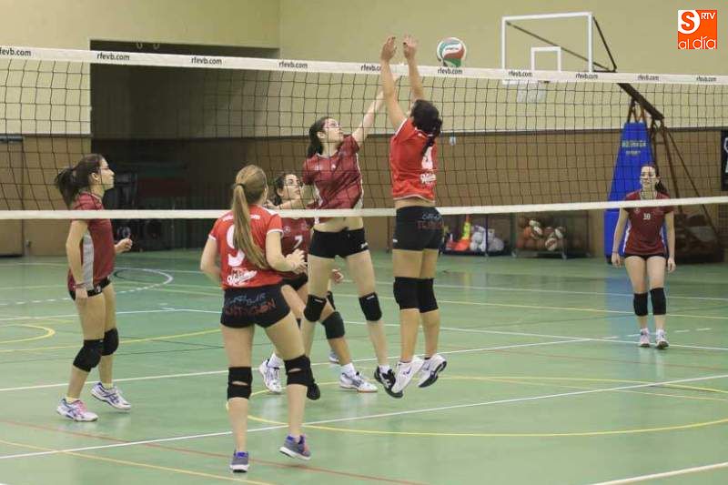 Un momento de un partido de la Universidad en el Miguel Unamuno