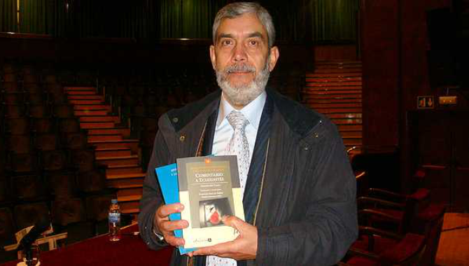 Emilio Monjo Bellido, con unos ejemplares