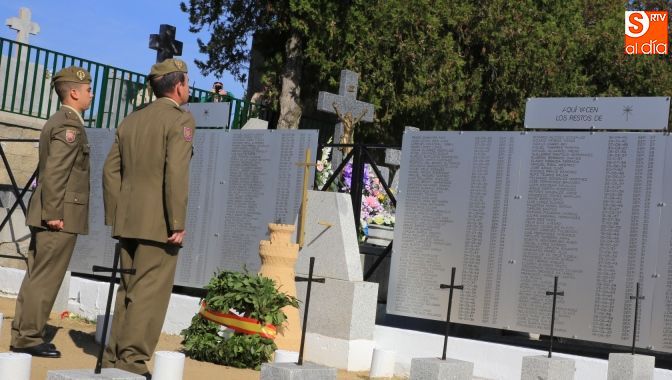 Homenaje a los fallecidos de las Fuerzas Armadas. Fotos: Alberto Martín