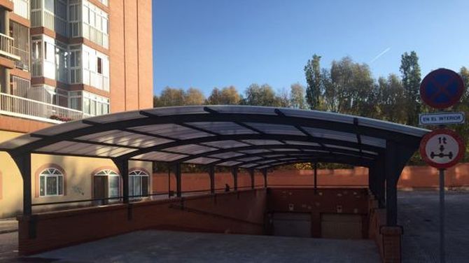 El garaje donde fue acuchillada la mujer de 50 años. Foto: El Norte de Castilla