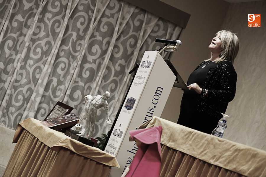 Ana Pedrero recoge el Premio Timbalero 2016 (Foto de Álex López)