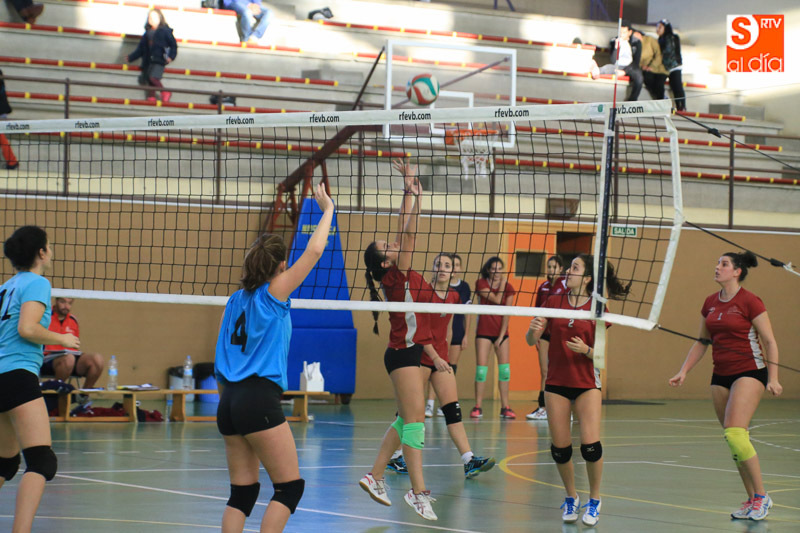 Momento de un partido de la Universidad de Salamanca en el Unamuno