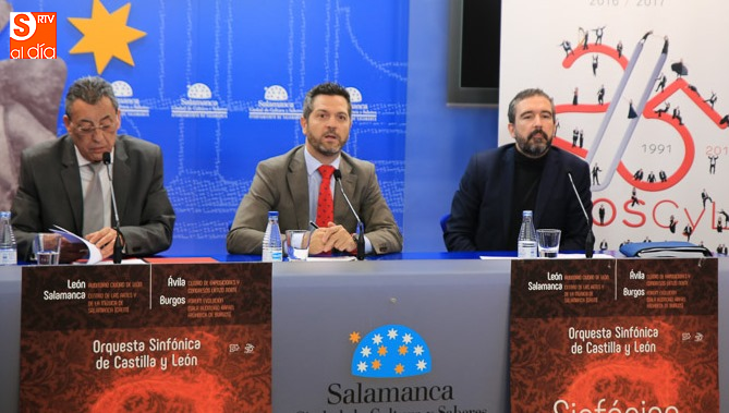 El delegado de la Junta, Bienvenido Mena, el concejal de Cultura, Julio López, y el director artístico y técnico de la OSCYL, Jordi Gimeno / Foto de Alberto Martín