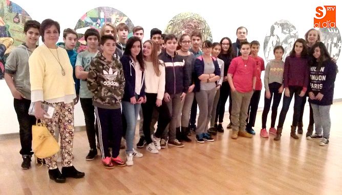 Alumnos del IES Lucía de Medrano en la inauguración de la muestra en el Da2