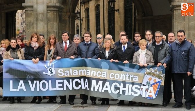 Representantes municipales y ciudadanos se sumaron al rechazo de estos nuevos asesinatos. Fotos: Alberto Martín