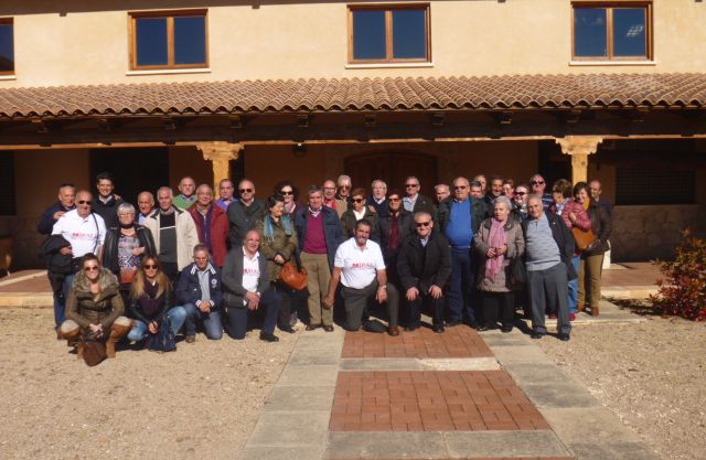 La Asociación de Mayores Mirat visita las bodegas de Langa de Duero