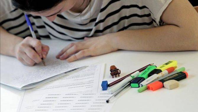 El profesorado salmantino rechaza la campaña de boicot a los deberes escolares  