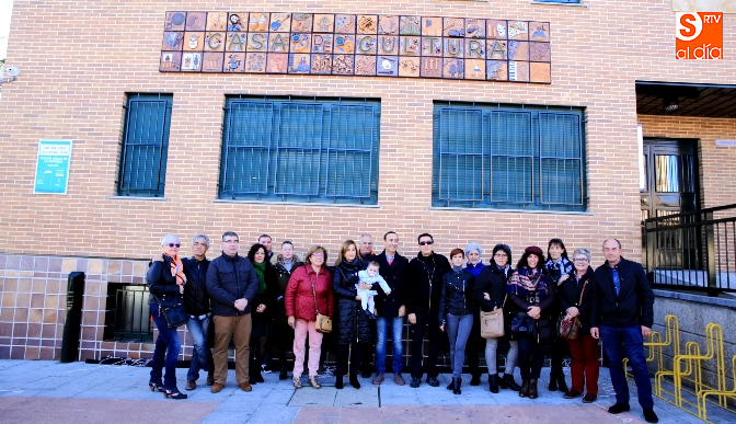 Inauguración del mural, en el edificio anexo al Ayuntamiento / Foto de Alberto Martín