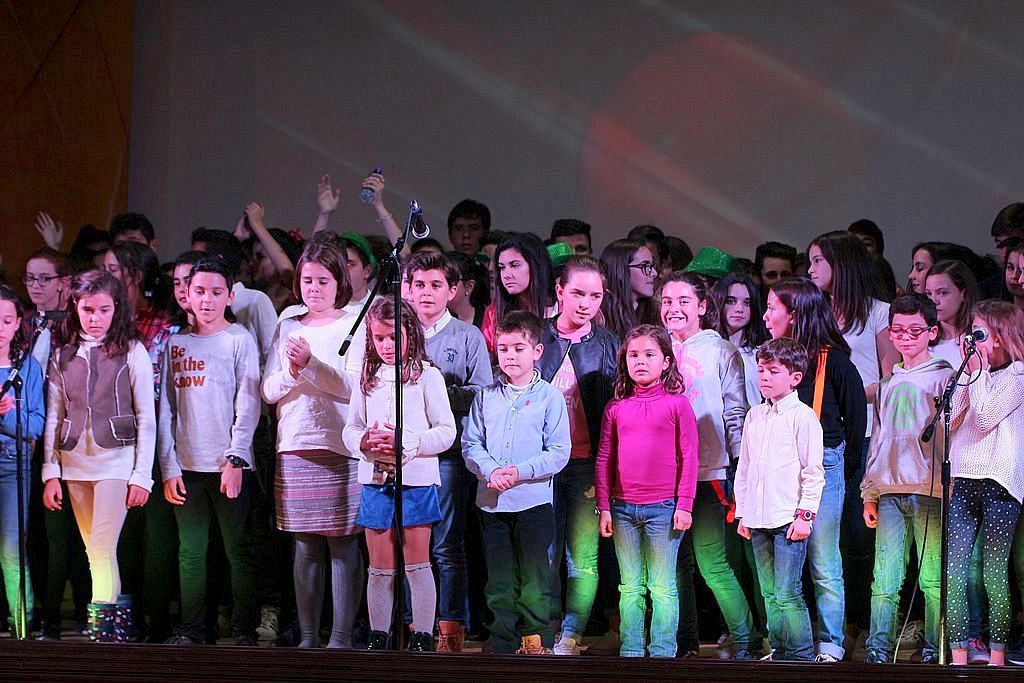 La canción Antes que no de Bisbal a cargo del coro infantil, broche de oro de la gala musical