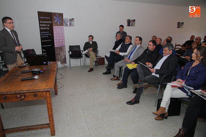 El director de Patrimonio de la Junta, Enrique Saiz, inició las charlas de la jornada.