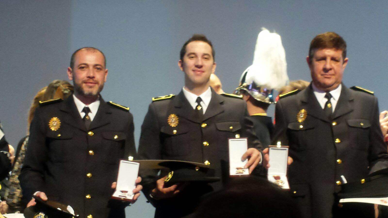 Manuel Jesús Pérez, Eugenio Álvarez y José Antonio Florín recogian en Miranda de Ebro sus medallas al mérito policial