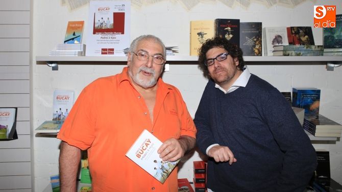 Jorge Bucay y Demián Bucay, en la librería Santos Ochoa