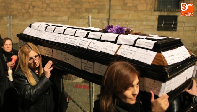 Marcha fúnebre por las mujeres asesinadas. Fotos: Alberto Martín