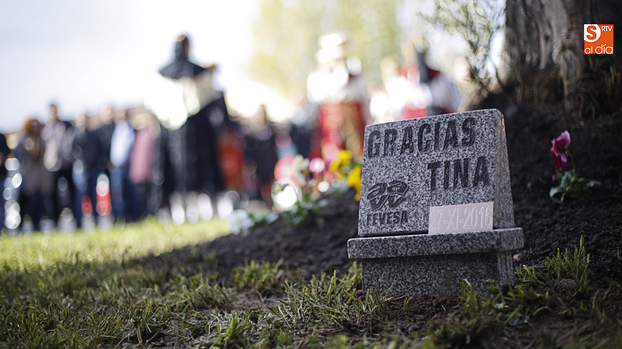 Homenaje de vecinos y compañeros a Agustina Tina Martín. Foto: Alejandro López