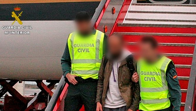 Este domingo era detenida una persona de origen palestino que se iba a Siria