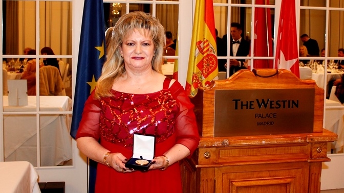 Imelda Sánchez, diseñadora salmantina, con la Medalla de Oro de los Reyes Católicos al Prestigio Profesional