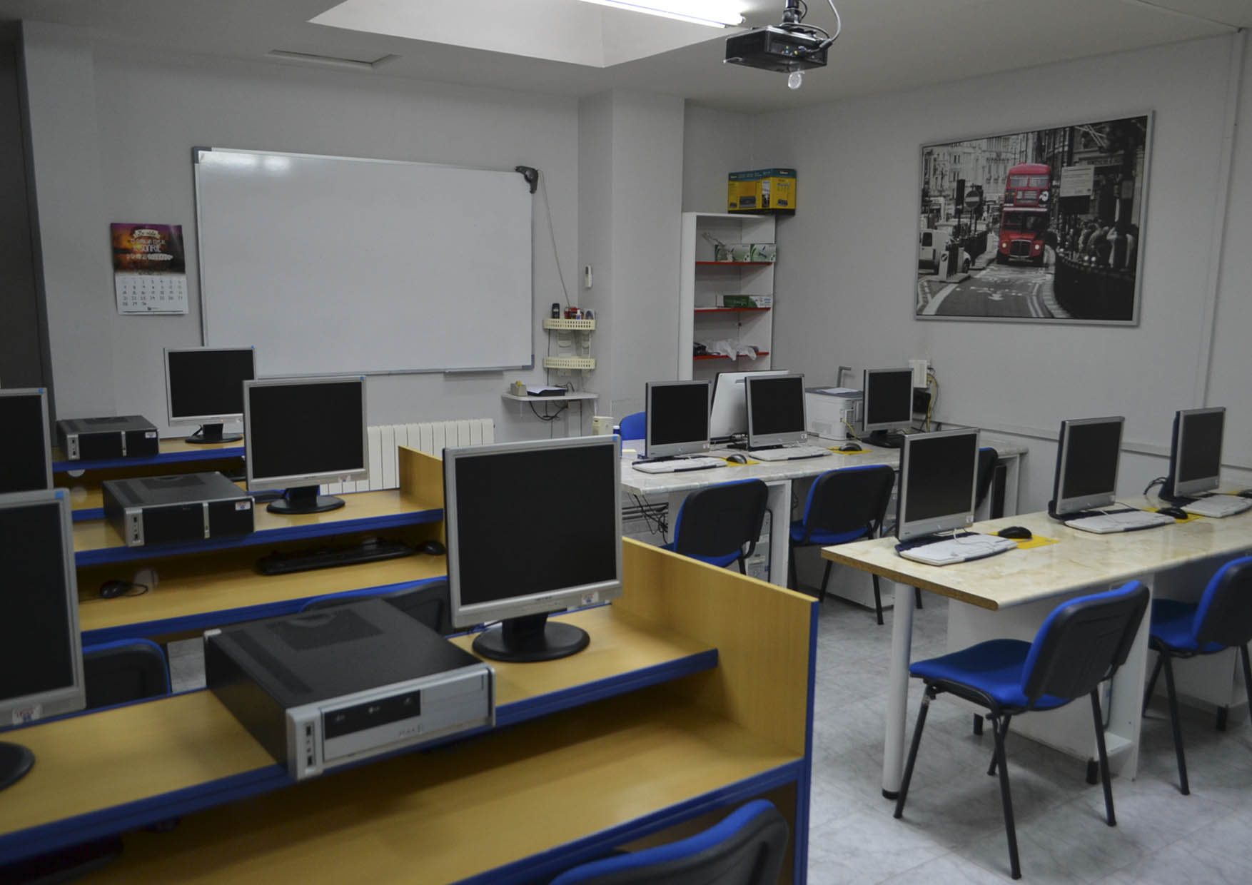 Los 15 alumnos realizaran el curso en las modernas aulas de la Academia Líder