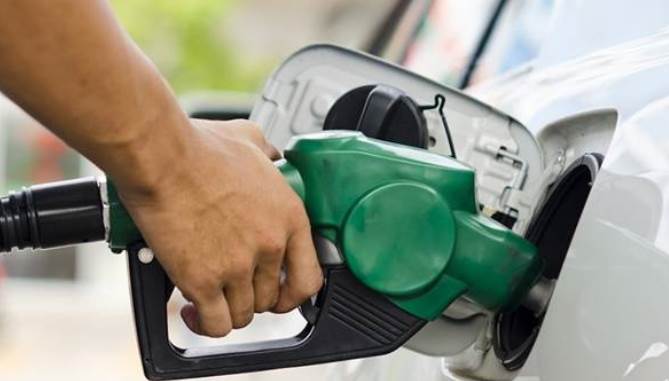 La bajada de los carburantes, clave para el mantenimiento anual del IPC