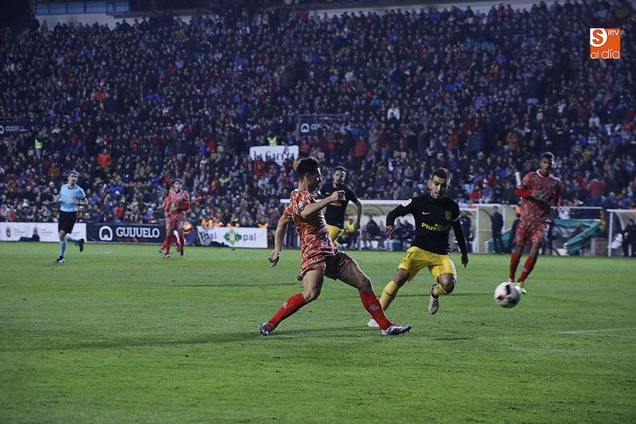 El CD Guijuelo planta cara al Atlético y deja alto el pabellón