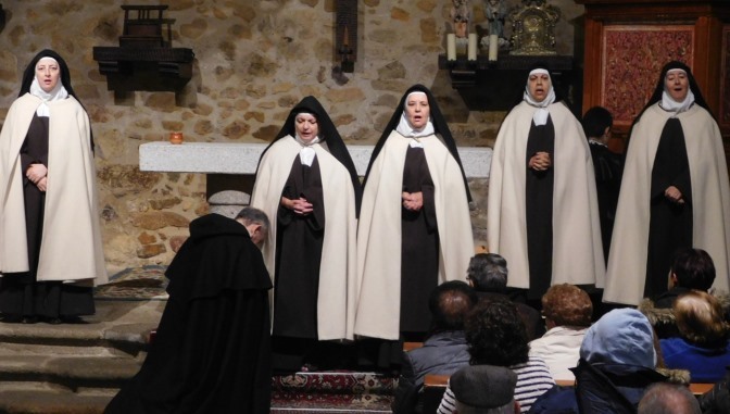 Representación de Teresa, la jardinera de la luz, en El Maíllo