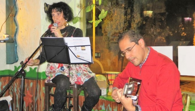 Sofía Montero y César Rivadeneyra en esta velada poético musical