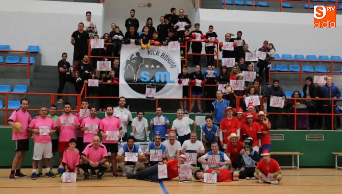 Foto familiar de los participantes en el encuentro de La Alamedilla