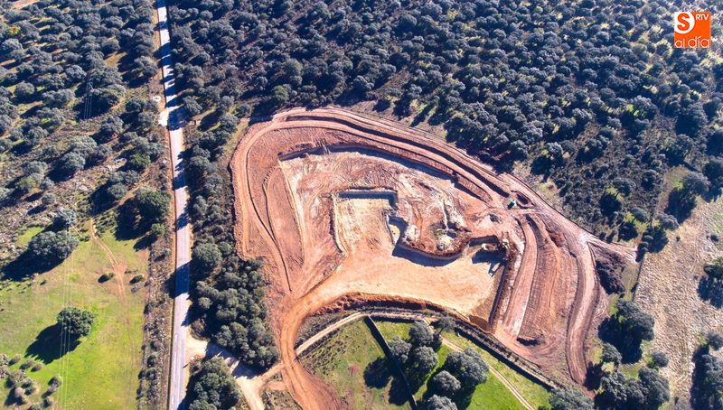 Desde el verano Berkeley trabaja en el desvío de la carretera entre Retortillo y Villavieja de Yeltes