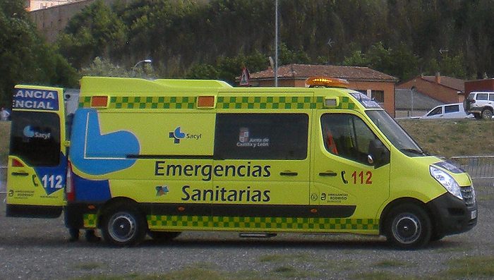 Ambas heridas fueron trasladadas en ambulancia al Virgen de la Vega